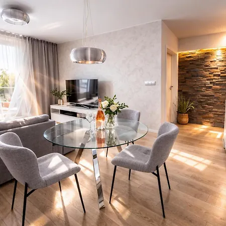 La Belle Self Check-in & Parking Included *