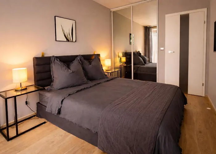 La Belle Self Check-in & Parking Included Apartamento