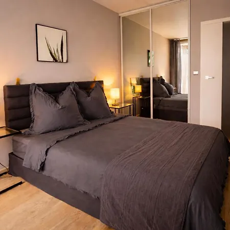 La Belle Near Old Town&kazimierz Underground Garage Included Apartament